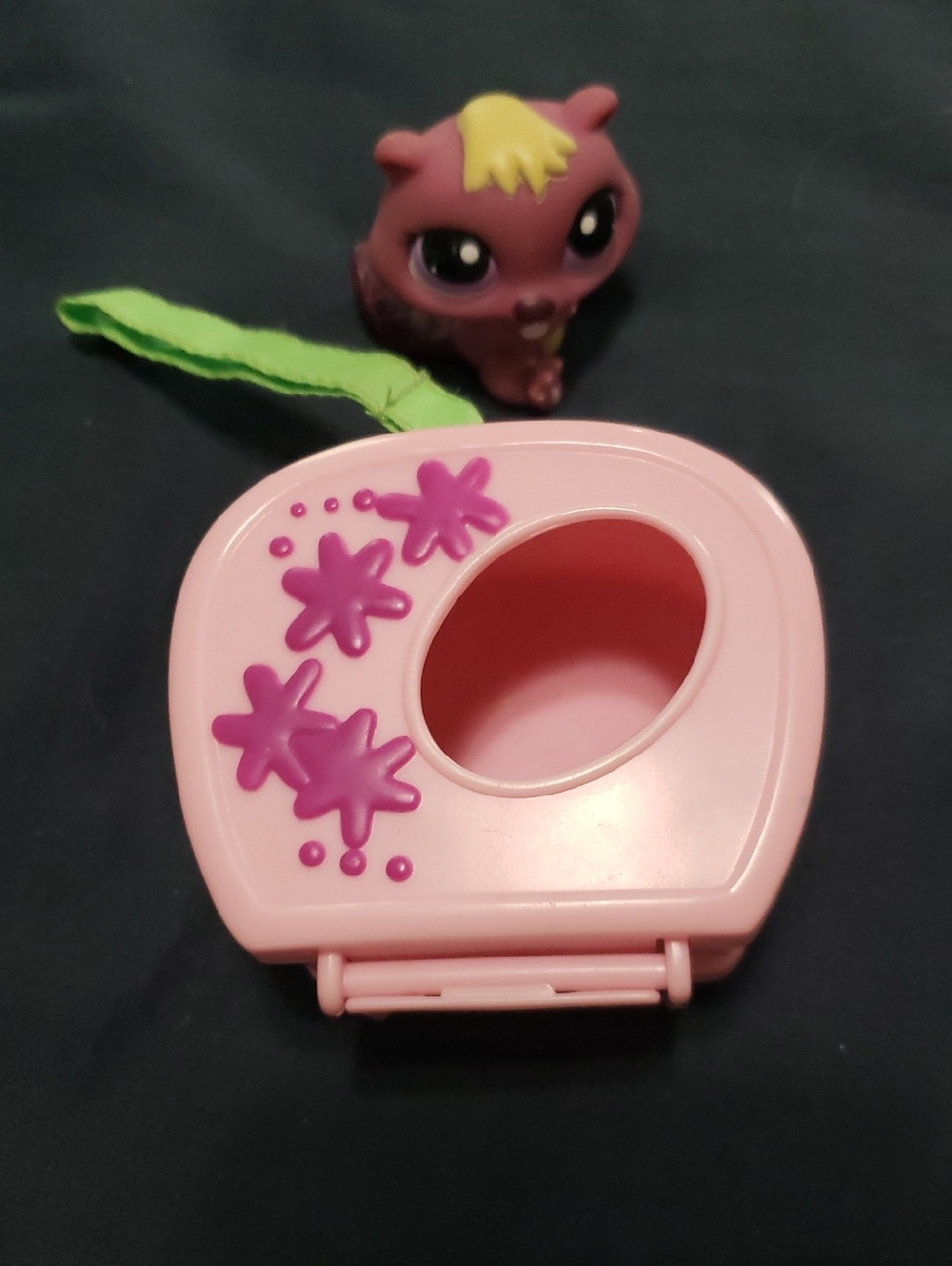 Littlest Pet Shop Pink Toy Compact with Purple Star Accents And Pet Shop Beaver